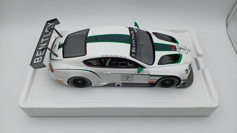 Cargue la imagen en el visor de la galería, TSM MODEL 1:18 TSM 2014 BENTLEY GT3 Scale Model Car– Used
