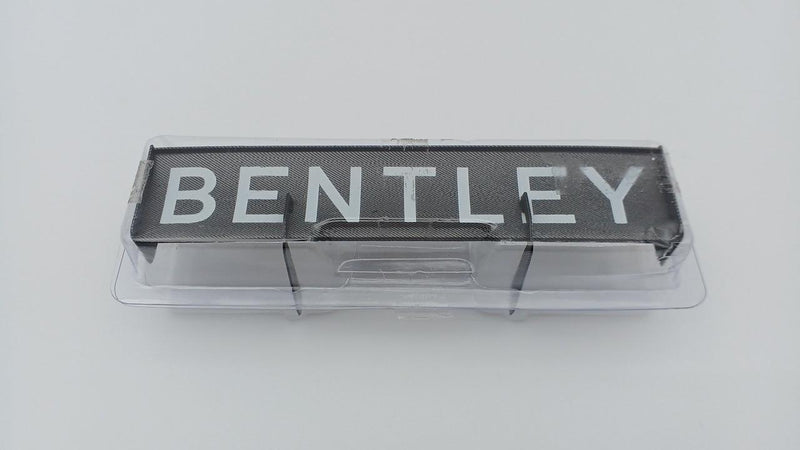 Cargue la imagen en el visor de la galería, TSM MODEL 1:18 TSM 2014 BENTLEY GT3 Scale Model Car– Used
