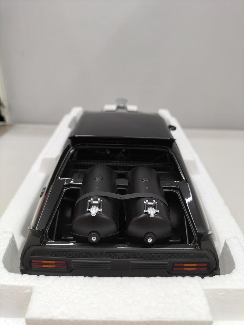 Laden Sie das Bild in Galerie -Viewer, AUTOart &quot;Mad Max 2&quot; Interceptor Upgraded Version 1/18 Scale– Used
