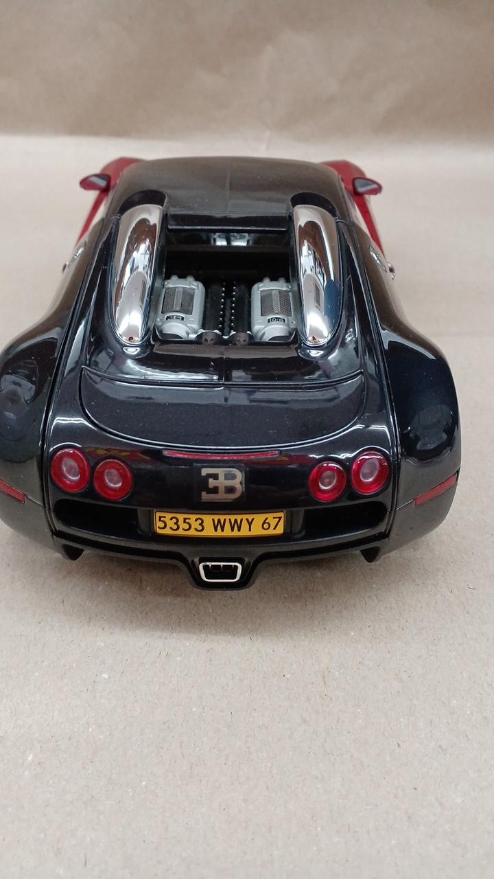 Carica immagine in Galleria Viewer, AUTOart 70901 1/18 BUGATTI EB 16.4 VEYRON Scale Model Car– Used
