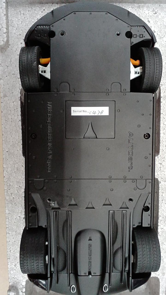 AUTOart 70901 1/18 BUGATTI EB 16.4 VEYRON Scale Model Car– Used