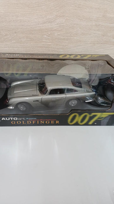 AUTOart 1/18 GOLDFINGER 007 Aston Martin DB5 Diecast Car– Used