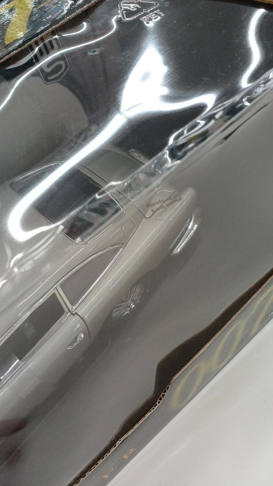 AUTOart 1/18 GOLDFINGER 007 Aston Martin DB5 Diecast Car– Used