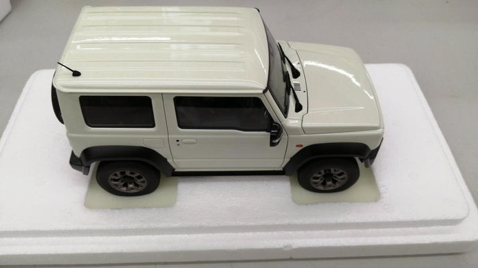 AUTOart 1/18 Suzuki Jimny Sierra Diecast Model Car– Used