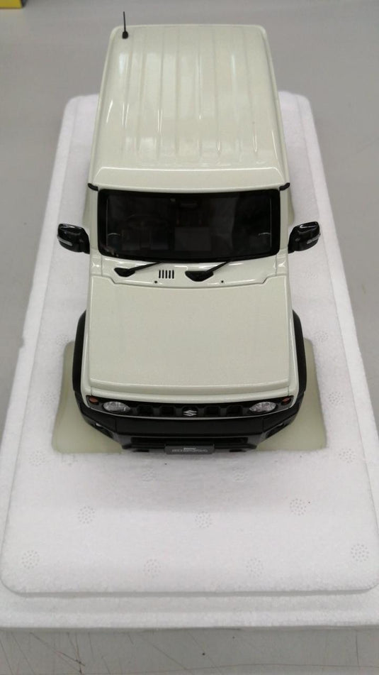 AUTOart 1/18 Suzuki Jimny Sierra Diecast Model Car– Used