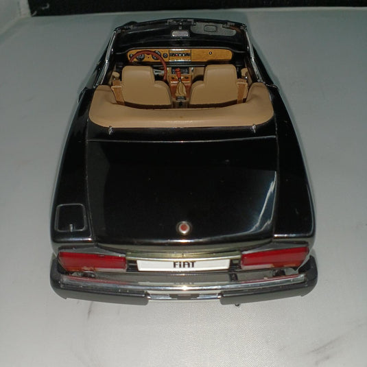 AUTOart FIAT 124 SPIDER 1/18 Scale Model Car– Used