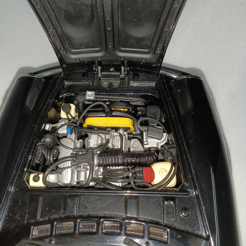 Load image into Gallery viewer, AUTOart FIAT 124 SPIDER 1/18 Scale Model Car– Used
