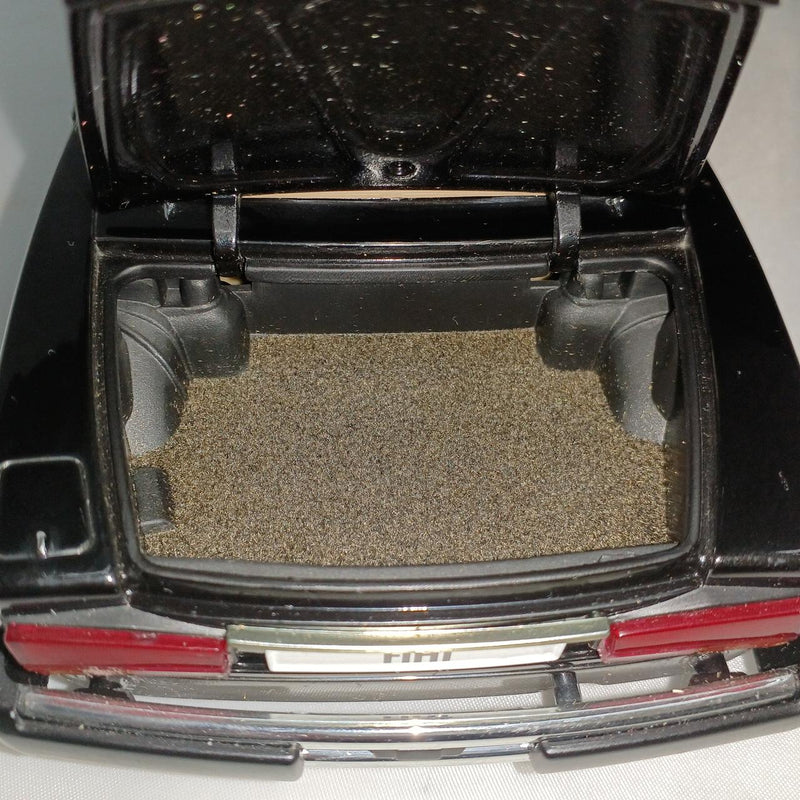 Load image into Gallery viewer, AUTOart FIAT 124 SPIDER 1/18 Scale Model Car– Used
