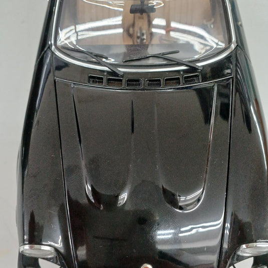 AUTOart FIAT 124 SPIDER 1/18 Scale Model Car– Used
