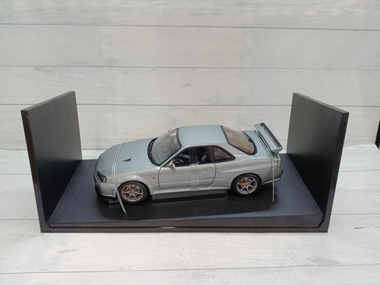AUTOART NISSAN SKYLINE R34 GTR V-SPEC 1/18 Scale Model Car– Used