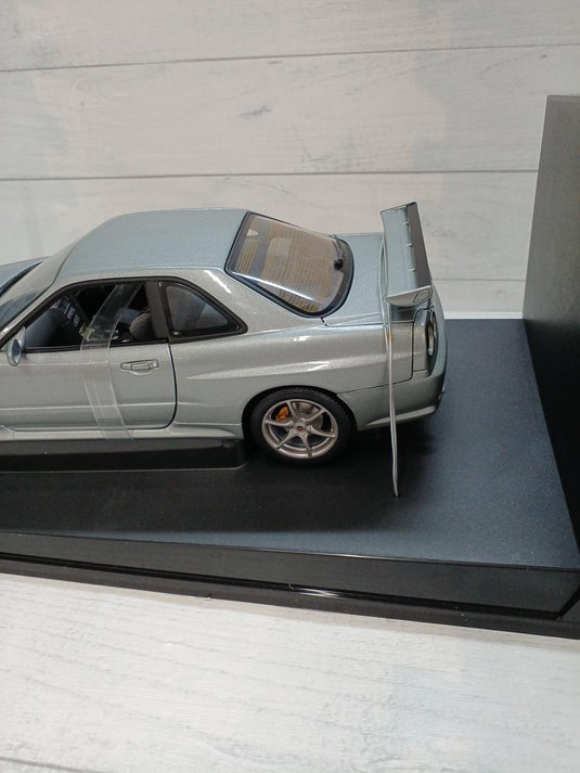 AUTOART NISSAN SKYLINE R34 GTR V-SPEC 1/18 Scale Model Car– Used