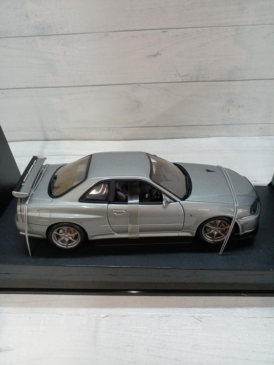AUTOART NISSAN SKYLINE R34 GTR V-SPEC 1/18 Scale Model Car– Used
