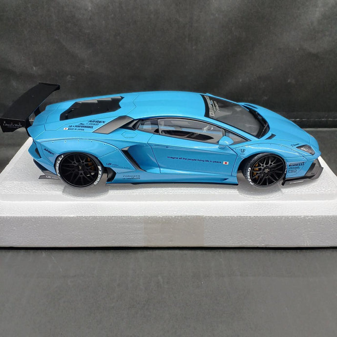 AUTOart 1/18 LB-WORKS LAMBORGHINI VENENO Scale Model Car– Used
