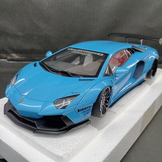 AUTOart 1/18 LB-WORKS LAMBORGHINI VENENO Scale Model Car– Used