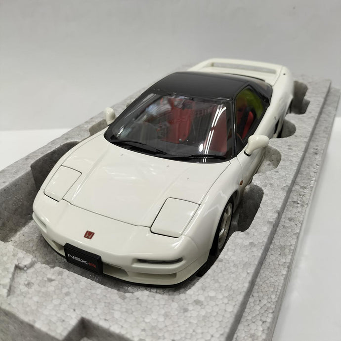 AUTOart 73296 HONDA NSX TYPE R CHAMPIONSHIP WHITE 1/18 Scale Model Car– Used