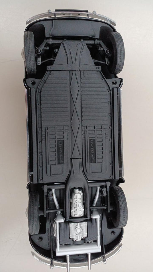 AUTOart VW BEETLE 1/18 Scale Model Car (Doors, Trunk, Hood Open)– Used