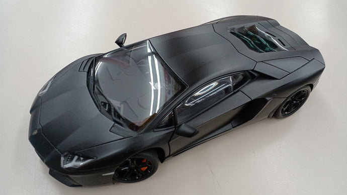 AUTOart Lamborghini Aventador 1/18 Scale Model Car (Trunk and Hood Open)– Used