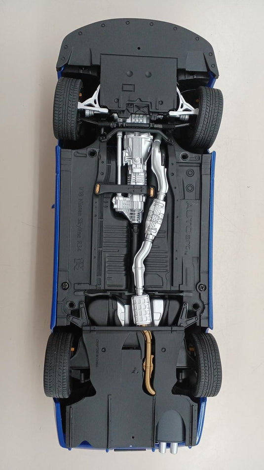 AUTOart R34 V-SPEC II SKYLINE GT-R 1/18 Scale Model Car– Used