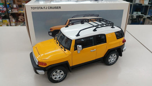 AUTOart TOYOTA FJ CRUISER 1/18 Scale Model Car– Used