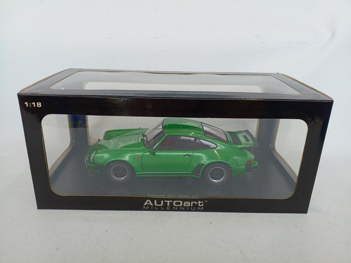 AUTOart 1/18 Porsche 911 (930) Turbo 3.0 Green Diecast Model