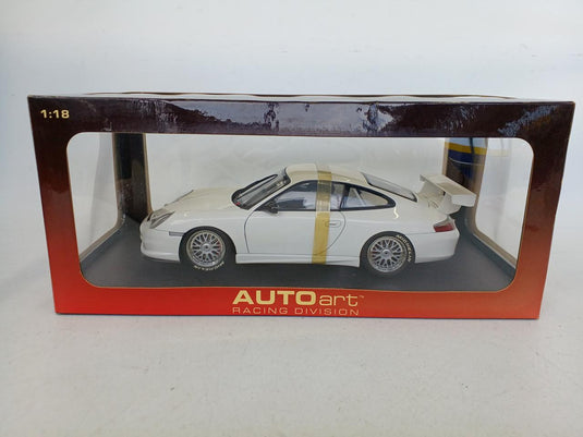 AUTOart 1/18 Porsche 911 Carrera Plain Body Version White