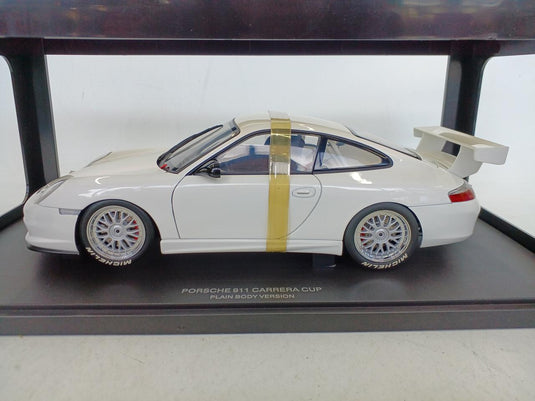 AUTOart 1/18 Porsche 911 Carrera Plain Body Version White