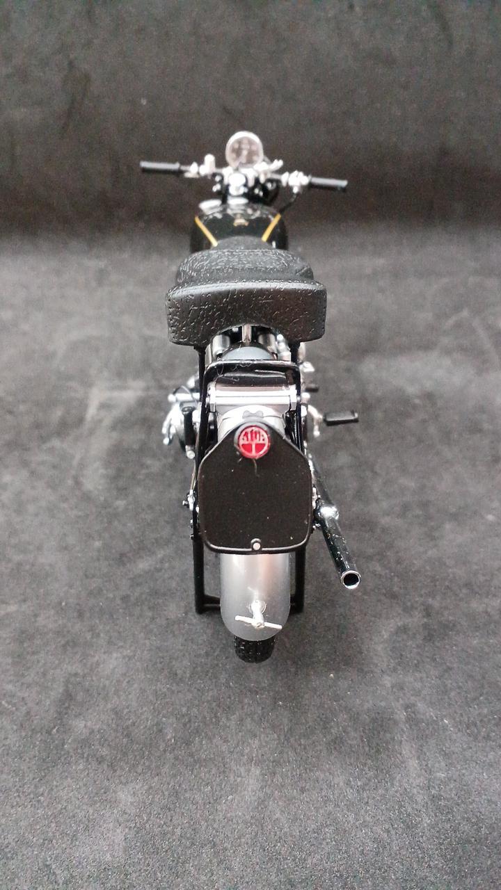 Carica immagine in Galleria Viewer, MINICHAMPS 1/12 Vincent HDR Series C Black Shadow 1950 Motorcycle Model
