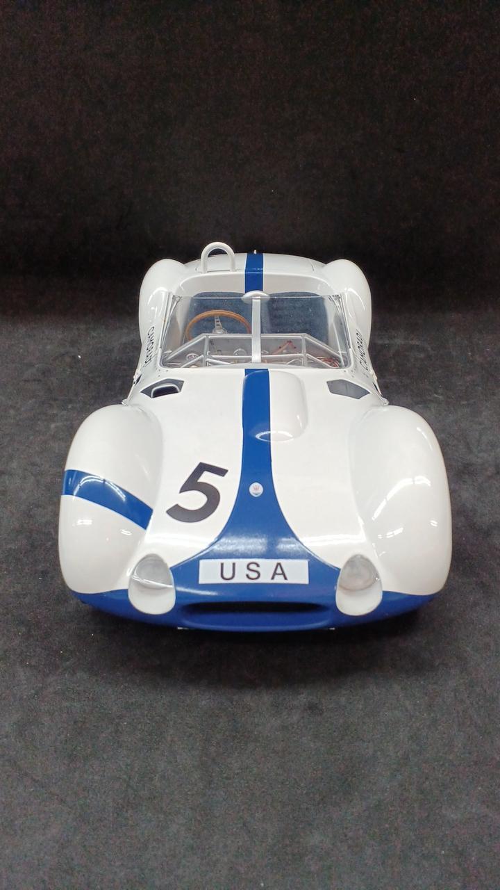 Carica immagine in Galleria Viewer, MINICHAMPS 1/12 Maserati Tipo 61 &quot;Birdcage&quot; Diecast Model
