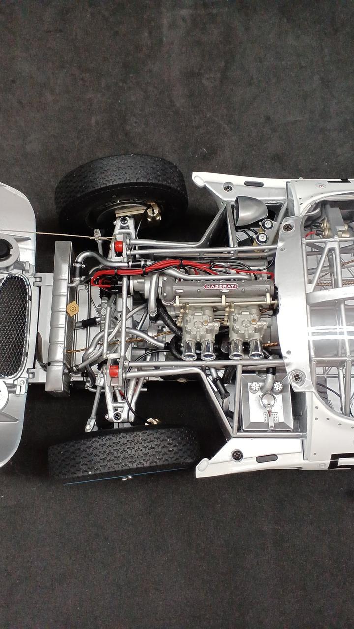 Carica immagine in Galleria Viewer, MINICHAMPS 1/12 Maserati Tipo 61 &quot;Birdcage&quot; Diecast Model
