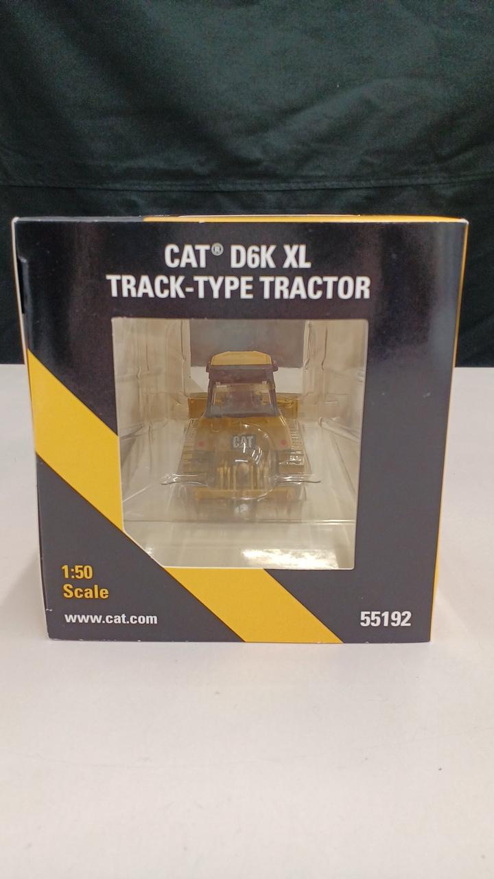 Carica immagine in Galleria Viewer, CAT D6K XL Track-Type Tractor Scale Model
