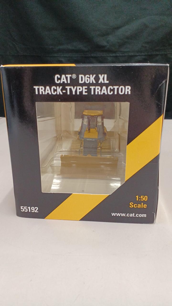 Carica immagine in Galleria Viewer, CAT D6K XL Track-Type Tractor Scale Model

