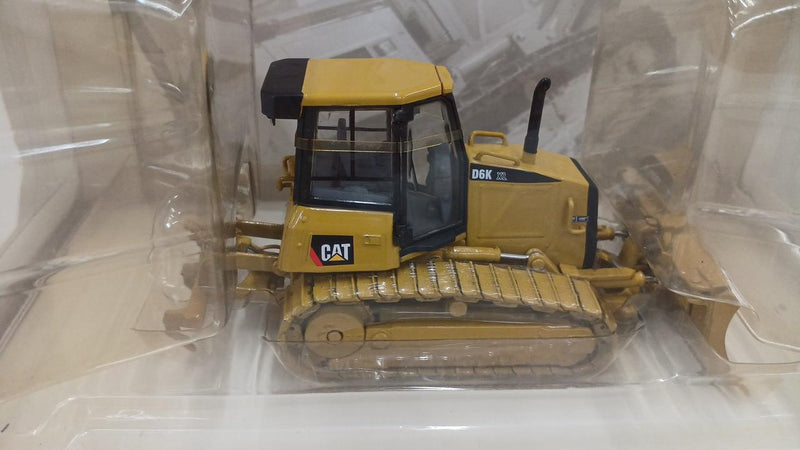 Carica immagine in Galleria Viewer, CAT D6K XL Track-Type Tractor Scale Model
