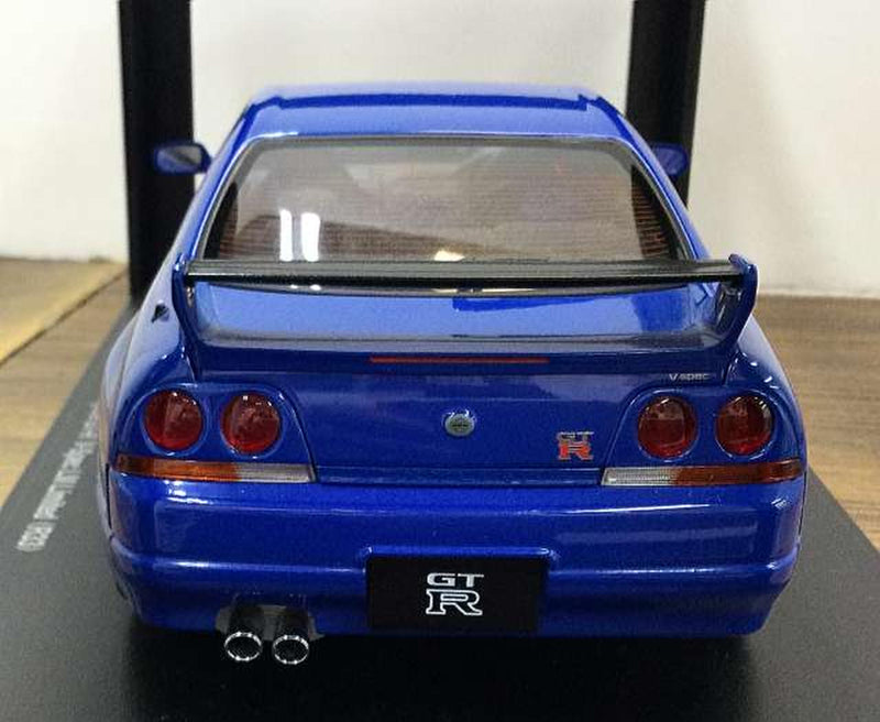 Load image into Gallery viewer, AUTOART Skyline GT-R V-SPEC LM (R33) 1/18 Scale Car– Used
