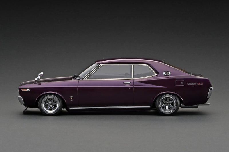 Carica immagine in Galleria Viewer, ignition model 1/18 Nissan Laurel 2000SGX (C130) Purple
