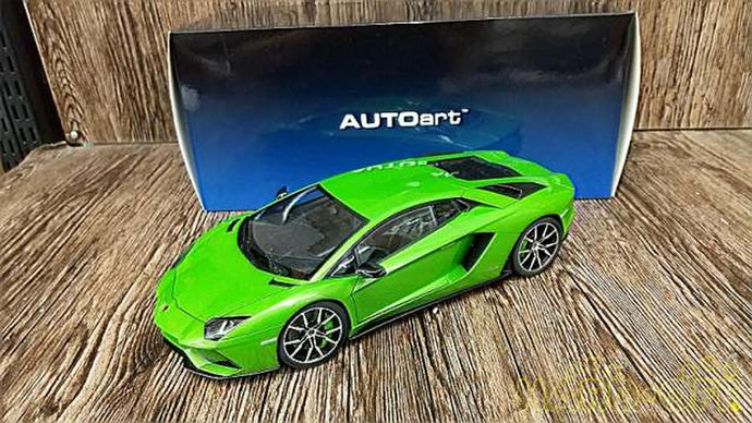 AUTOART LAMBORGHINI AVENTADOR S 1/18 Scale Model Car– Used