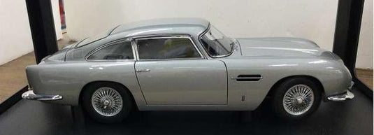 AUTOart Aston Martin DB5 1/18 Scale Model Car– Used