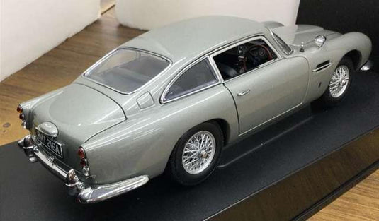 AUTOart 007 Aston Martin DB5 1/18 Scale Model Car– Used