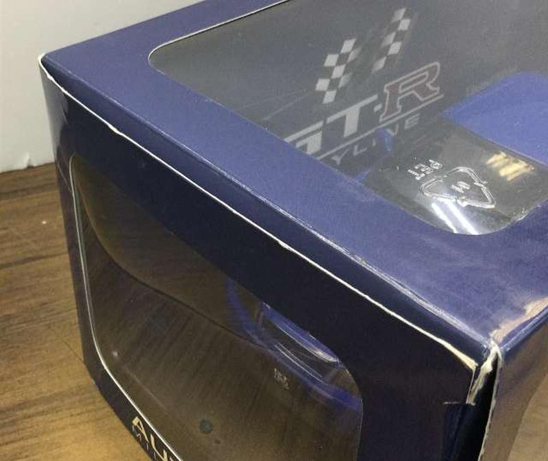 Load image into Gallery viewer, AUTOART Skyline GT-R V-SPEC LM (R33) 1/18 Scale Car– Used
