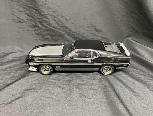 AUTOART FORD MUSTANG MACH 1 1/18 Scale Model Car– Used