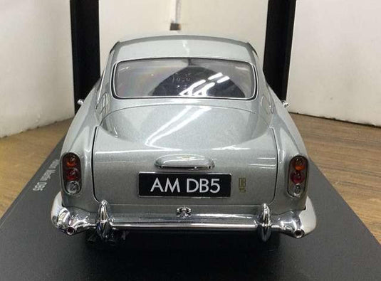 AUTOart Aston Martin DB5 1/18 Scale Model Car– Used