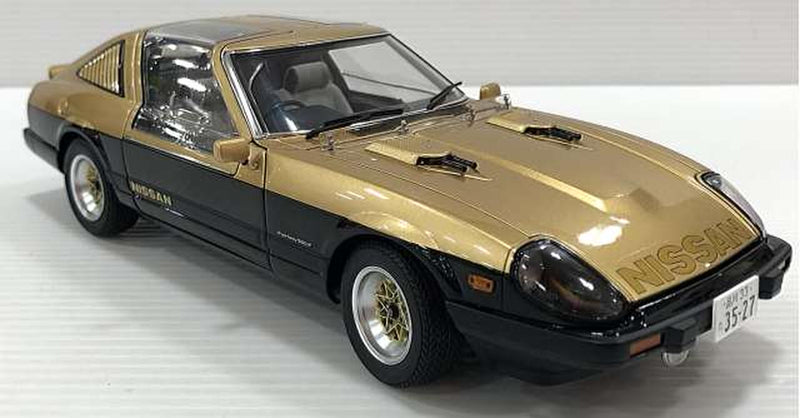Laden Sie das Bild in Galerie -Viewer, AUTOart &quot;Seibu Keisatsu&quot; 1/18 Nissan Fairlady 280Z Super Z Scale Car– Used
