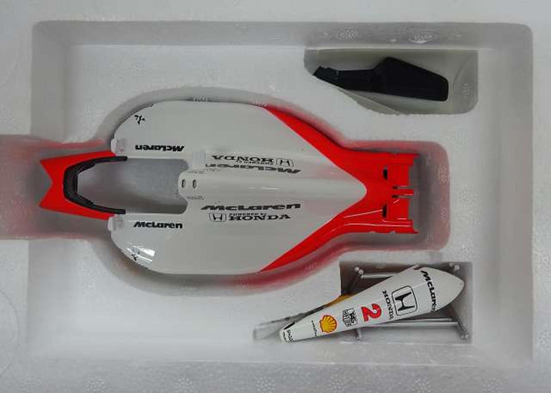 Carica immagine in Galleria Viewer, AUTOART 1991 #2 (Gerhard Berger) McLaren Honda MP4/6 Japan GP 1/18– Used
