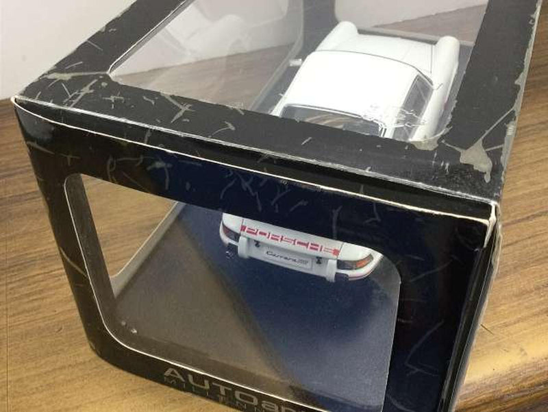 Cargue la imagen en el visor de la galería, AUTOart 78051 Porsche 911 Carrera RS 2.7 1/18 Scale Car– Used
