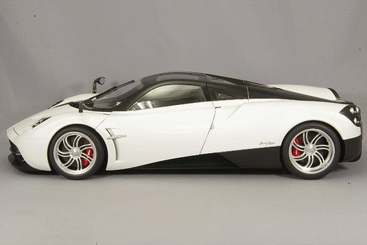 AUTOart 1/12 Pagani Huayra White