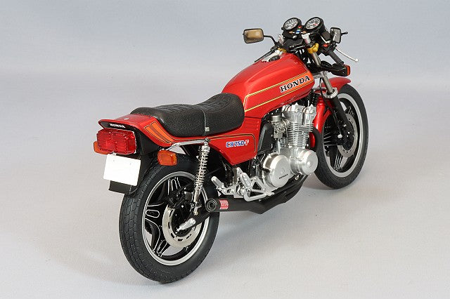 Laden Sie das Bild in Galerie -Viewer, AUTOart 1/12 Honda CB750F &quot;Baribari Legend&quot; Gun Koma with Helmet
