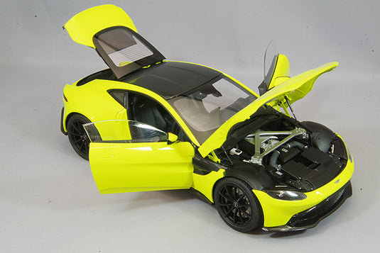 AUTOart 1/18 Aston Martin Vantage 2019 Metallic Lime Green / Carbon Black Roof