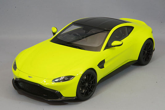 AUTOart 1/18 Aston Martin Vantage 2019 Metallic Lime Green / Carbon Black Roof