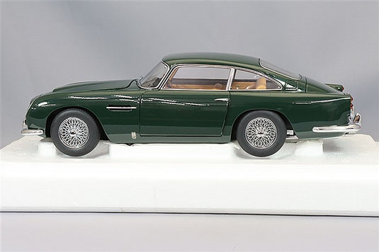 AUTOart 1/18 Aston Martin DB5 Dark Green