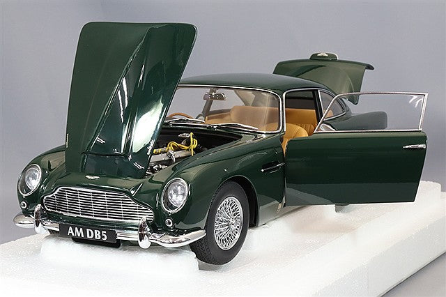 Laden Sie das Bild in Galerie -Viewer, AUTOart 1/18 Aston Martin DB5 Dark Green
