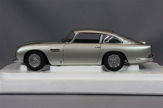 AUTOart 1/18 Aston Martin DB5 Silver Metallic